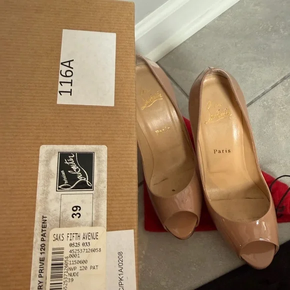Nude Christian Louboutin heels 👠 - Picture 5 of 5